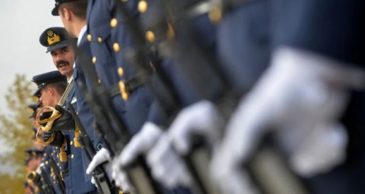 Νέο μπαράζ διεκδικήσεων από ένστολους – Στο ΣτΕ για νυχτερινά 60 εκατ. ευρώ